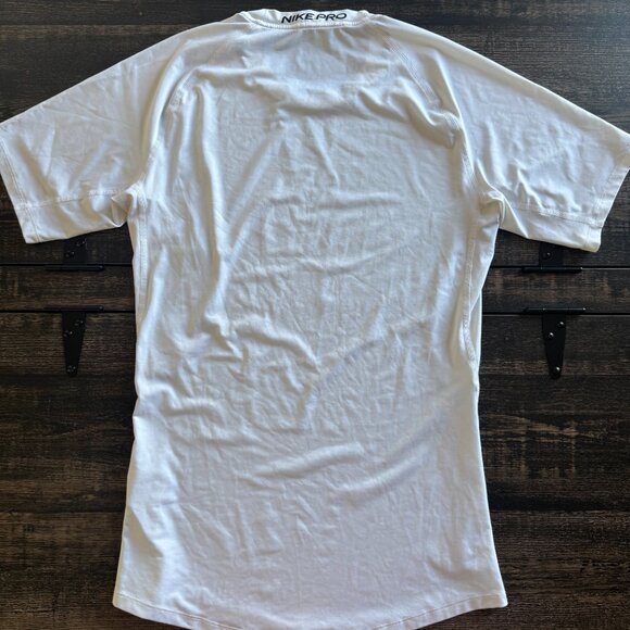 Nike Pro Mens Dry fit shirt | White | Size Medium - Picture 3 of 4